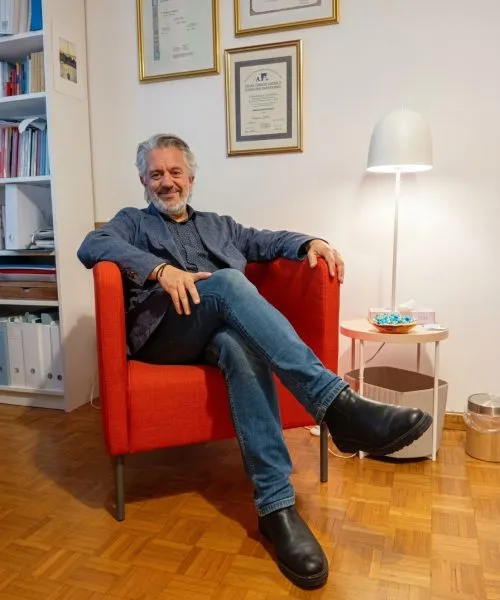 Dott. Pierpaolo Valerio, psicologo, nel suo studio a Roma